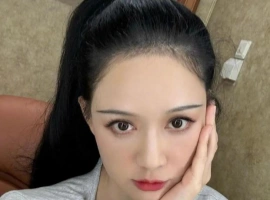 从头到脚近百针！46岁陈乔恩针雕美容后首次现身，幼态脸太显年轻-蜗牛资源分享网