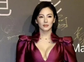 深圳街拍生图炸雷！张雨绮酒红绸缎裹身透“肉香”，宁静预言成真-蜗牛资源分享网